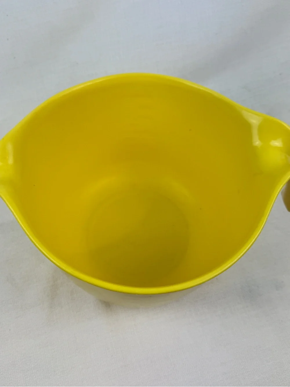 Vintage Rubbermaid 3 Quart 12 Cup yellow Grip N Mix Batter Bowl Measuring #2663